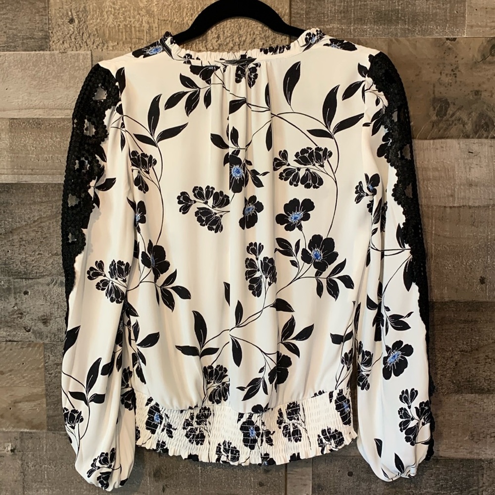 White House Black Market long sleeve floral top Size XXS - Picture 15 of 16
